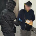 У Львові викрили наркоторгівців з Черкащини, які ховали кокаїн у книгах