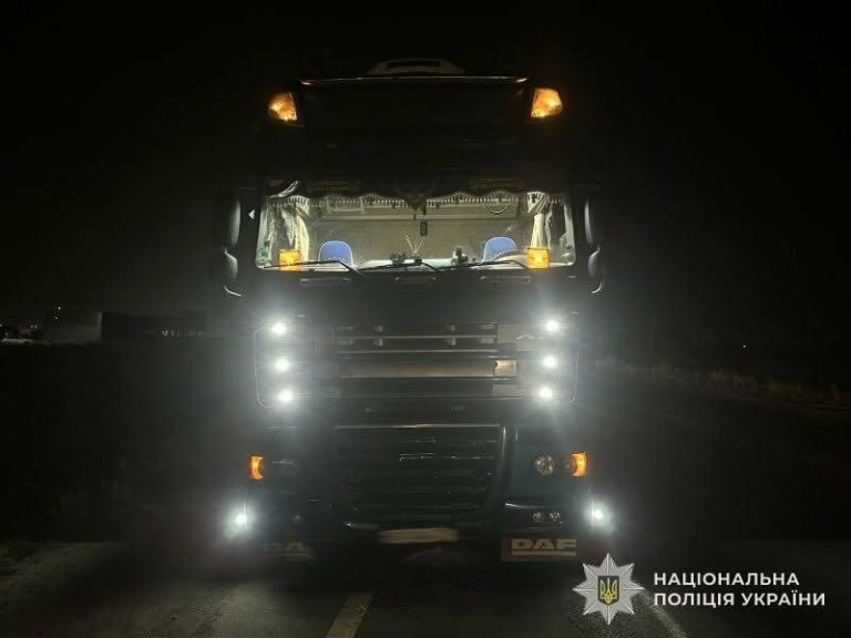 Вантажівка збила 60-річну жінку на об’їзній дорозі Львова