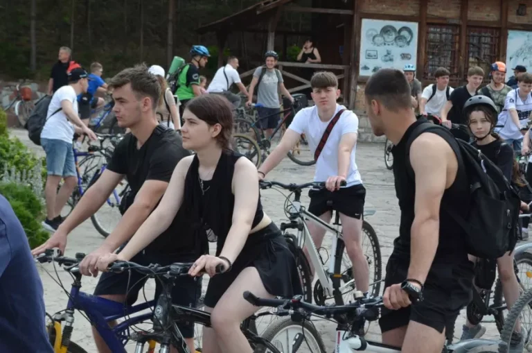 Новий веломаршрут «ВелоПідкова» з’єднав три замки на Львівщині