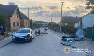 На Стрийщині в аварії за участі Peugeot постраждали двоє підлітків на мотоциклі