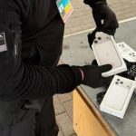 На Львівщині виявили контрабанду iPhone зі схованками в панелях авто та під одягом