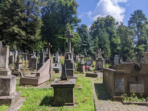 У Львові затвердили оновлені тарифи на ритуальні послуги — Варіанти