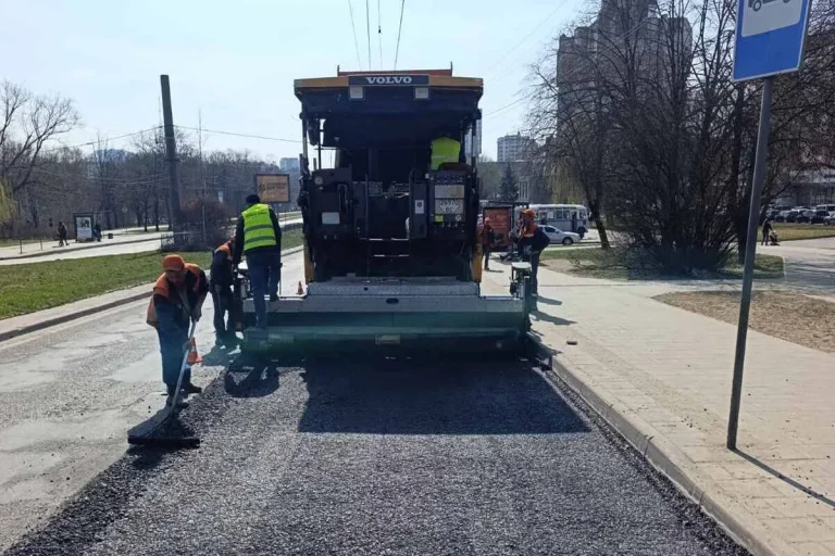 Дорожні роботи на вулиці Любінській у Львові триватимуть два дні
