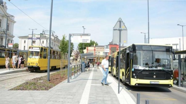 У Львові оштрафують перевізників за їзду автобусів із вимкненими кондиціонерами