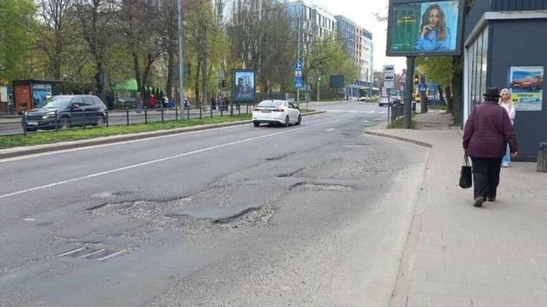 Через ремонт проспекту Чорновола на вихідні запровадять реверсний рух