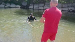 Рятувальники-водолази дістали з річки Стрий тіло 24-річного юнака