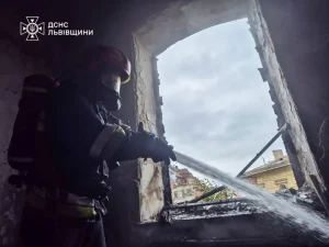 У Львові ліквідували пожежу в житловому будинку на вулиці Валова