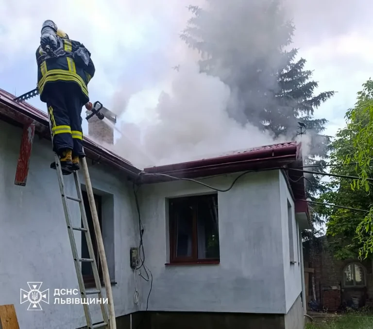 У селі Копані на Золочівщині спалахнув житловий будинок — подробиці від Голосу Сокальщини