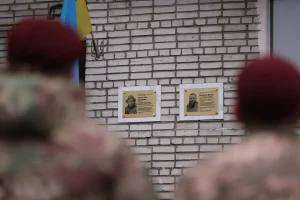 У Львові на фасадах шкіл відкриють 19 меморіальних дощок на честь захисників