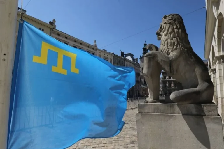 У Львові відзначають День кримськотатарського прапора — повна програма заходів