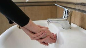 У Львові понад 400 будинків у Сихівському та Франківському районах уже мають гарячу воду — роботи з відновлення тривають