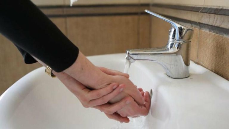 У Львові понад 400 будинків у Сихівському та Франківському районах уже мають гарячу воду — роботи з відновлення тривають