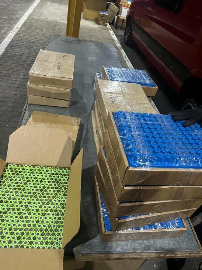 Митники викрили перевезення незадекларованих акумуляторів з Варшави до Львова на 1,2 млн грн