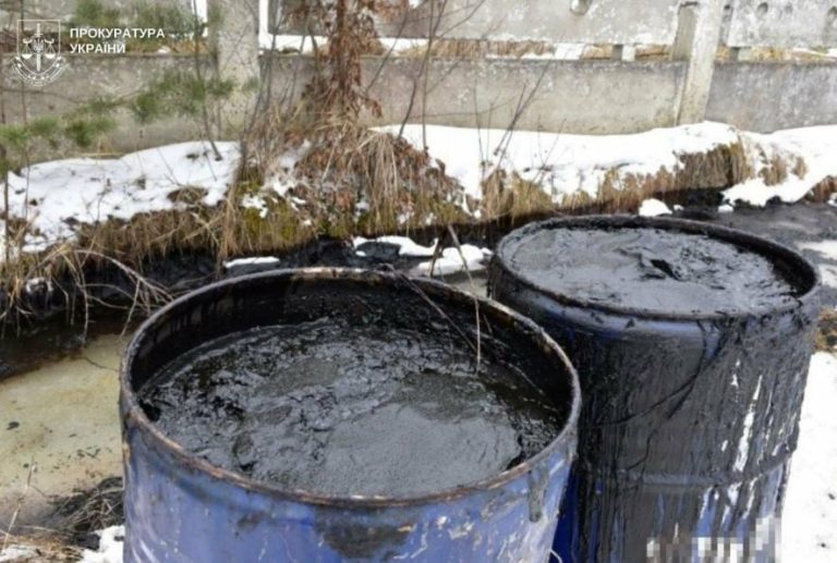 На Львівщині до суду передано справу про витік нафти, який забруднив понад 1600 кв м землі