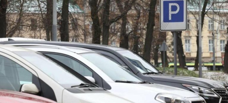 У Львові скасовують безкоштовні парковки: з 1 липня за стоянку доведеться платити