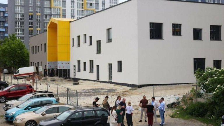 На Левандівці завершується будівництво школи вартістю сотні мільйонів