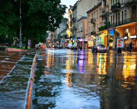 У середу Львівщину накриють дощі