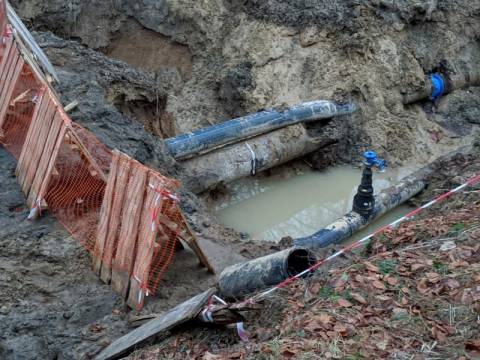 У Львові через аварійний гідрант кілька вулиць залишилися без водопостачання