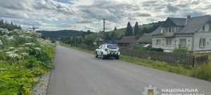 На Львівщині 12-річний хлопець втратив керування мотоблоком і в’їхав в огорожу