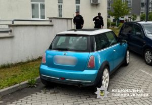 У Львові чоловік 1988 року народження застрелився в автівці Mini Cooper