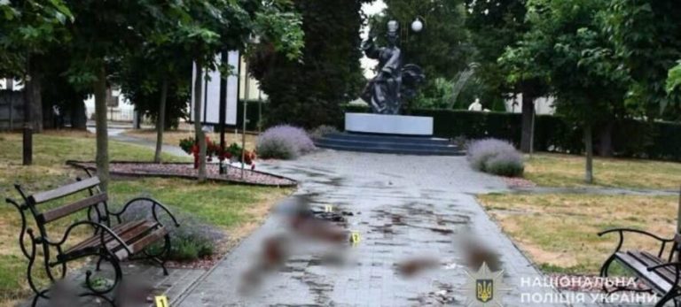 Кривавий інцидент на площі Ринок у Яворові: підозрюють 30-річного чоловіка у нанесенні тяжкого поранення