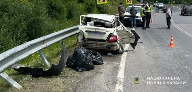 На Стрийщині автобус із 45 пасажирами потрапив у ДТП — одна людина загинула