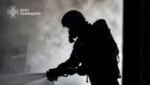 У Новояворівську вогонь охопив балкон дев’ятиповерхівки