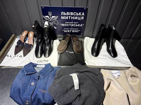 У Шегинях розкрили велику партію контрабанди брендового одягу й взуття на 2 млн грн
