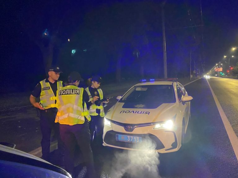 У серці Львова розгорівся скандал за участю патрульної поліції