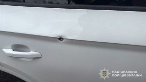 У Львівській області чоловік відкрив стрілянину по машині свого опонента