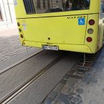У Львові маршрутник увесь рейс говорив по телефону за кермом