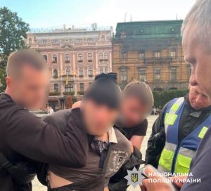 У Львові на мітинг прийшов 32-річний мешканець Новояворівська з ножем