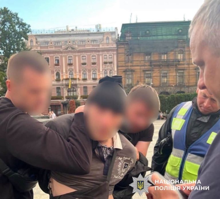 У Львові на мітинг прийшов 32-річний мешканець Новояворівська з ножем