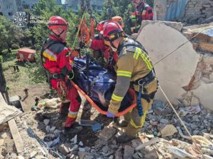 У Львові під руїнами виявили тіло чоловіка