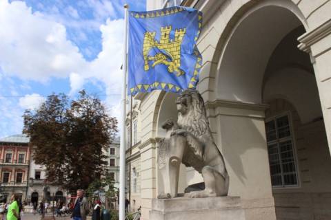 Парламентарі вимагають неупередженого розслідування справ проти українських військових командирів
