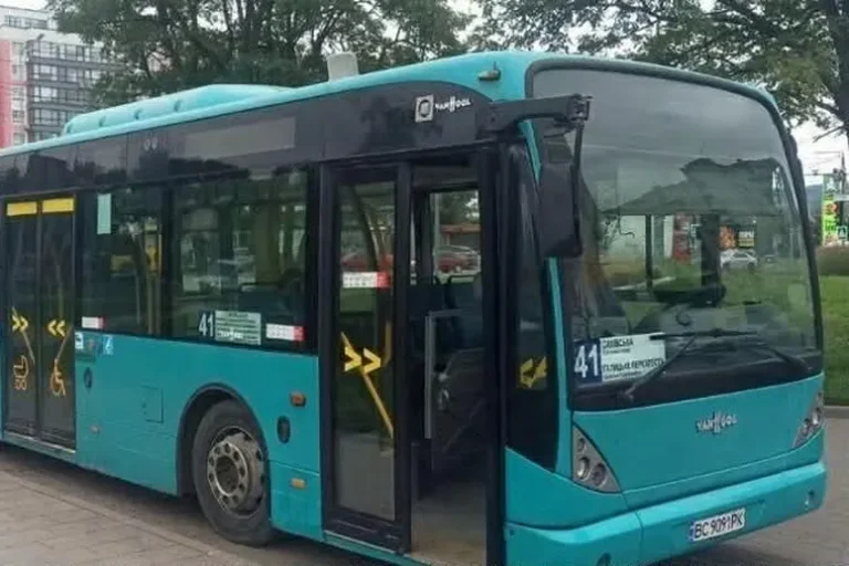 Кондиціонери у львівських маршрутках підвищують витрату пального на 10%