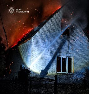 Пожежу в житловому будинку на Львівщині вдалося ліквідувати