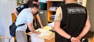 На Львівщині переселенця й ексчиновника підозрюють у шахрайстві — приховали квартиру та заволоділи мільйонами державних коштів
