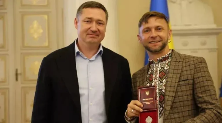 Почесне звання «Заслужений артист України» присвоєно Юрію Федчуку