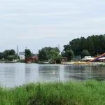 Через спалах кишкової інфекції тимчасово заборонено купання на озері Задорожнє