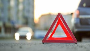 Поблизу Бібрки легковик після зіткнення з автобусом врізався у стовп — троє дітей госпіталізовані