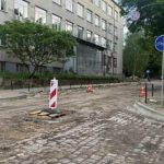 Під час ремонту вулиці Героїв УПА у Львові знову виявили давню бруківку