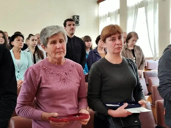 Троє загиблих захисників посмертно відзначили у Золочівському районі
