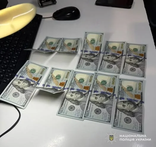На Львівщині до суду скерували інспектора митниці, якого звинувачують у одержанні хабарів