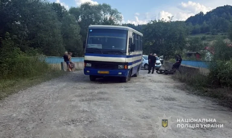 Мотоцикліст травмувався після зіткнення з автобусом у селі Дрогобицького району