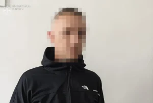 На Львівщині викрили водія, що перевозив ухилянта в прихованому відсіку мікроавтобуса