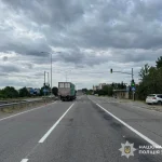 У Солонці під Львовом внаслідок наїзду вантажівки постраждала 5-річна дівчинка