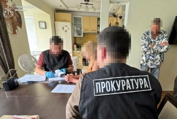 Міжнародні правоохоронці оголосили у розшук колишню посадовицю Дрогобицької РДА за шахрайство із соцвиплатами