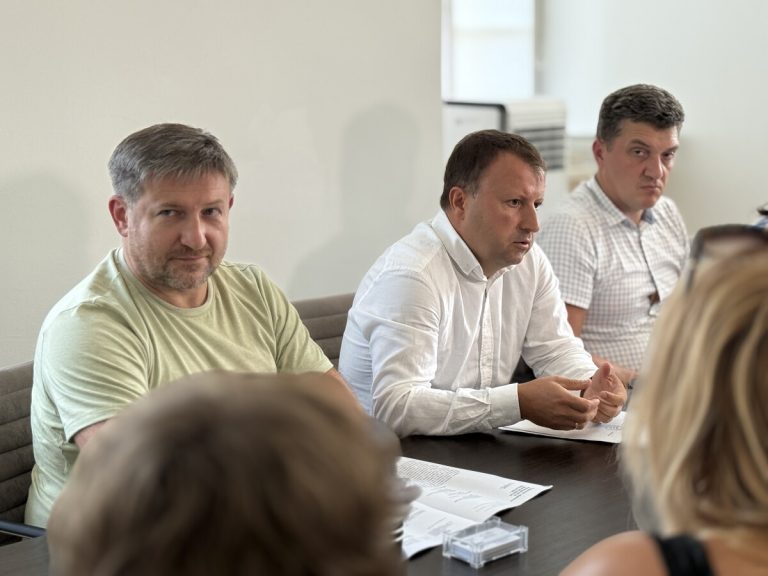 У самому центрі Львова розгорівся скандал навколо Макдональдса