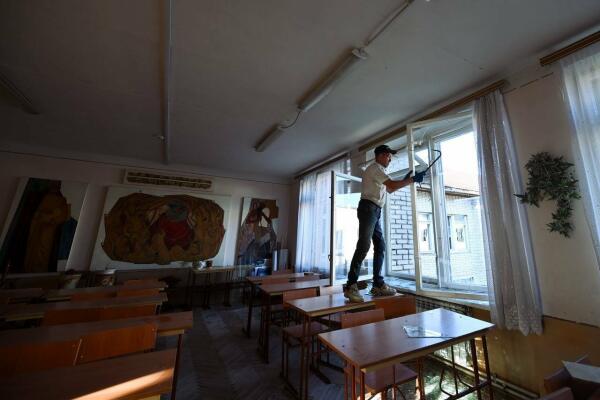 У Львові через російський обстріл пошкодили садочок, школу й бібліотеку — місто відновить їх до 1 вересня